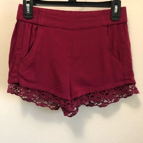 Express Cranberry High Waisted Shorts with Crochet Knit Lace Hem & Pockets Sz XS - Picture 1 of 6